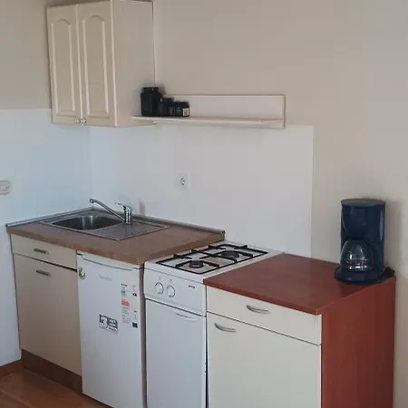 Benjamin Apartment *